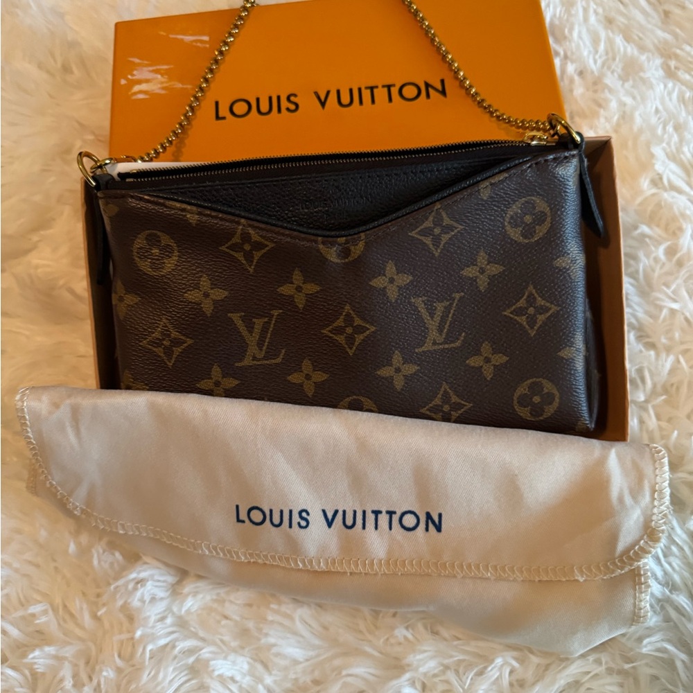 Pre-loved Louis Vuitton monogram pochette pallas. - Picture 5 of 15